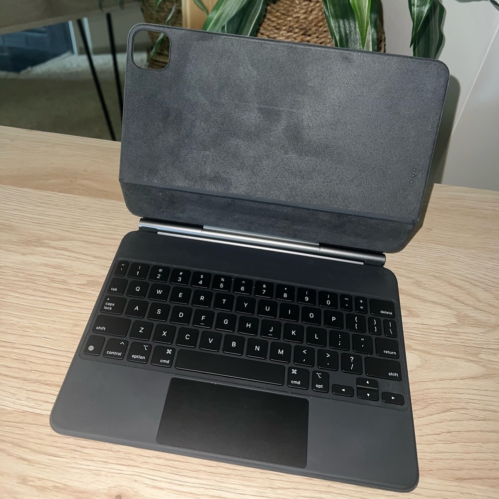Apple Magic Keyboard IPad 11 inch